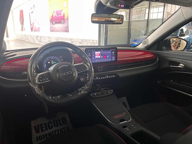 FIAT 600e Red