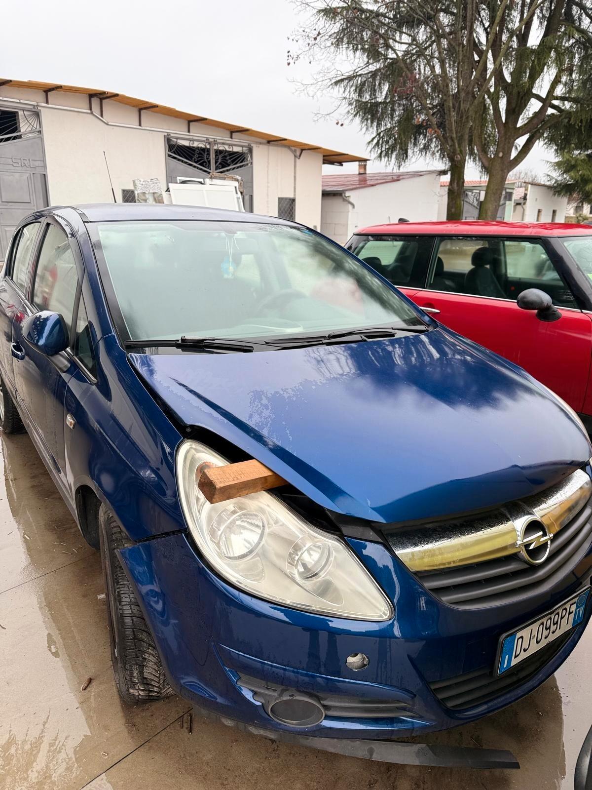 Opel Corsa 1.2 5 porte Cosmo