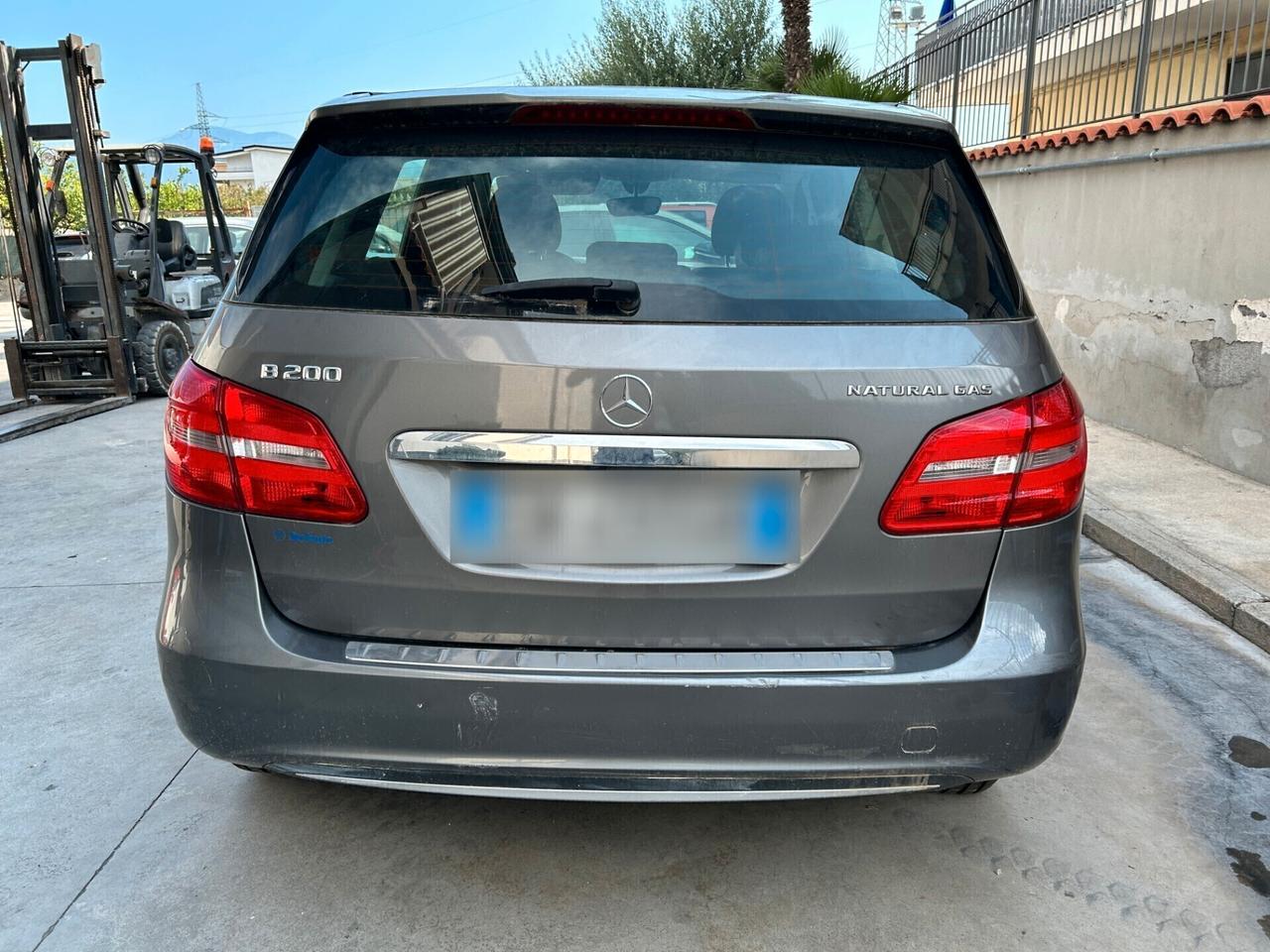 Mercedes-benz B 200 NGD - 2014 Incidentata