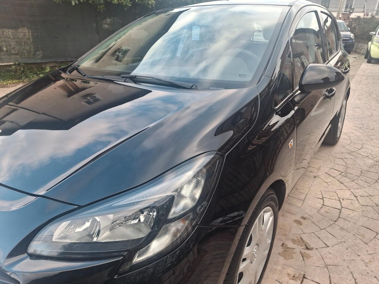 Opel Corsa 1.2 5 porte neopatentati