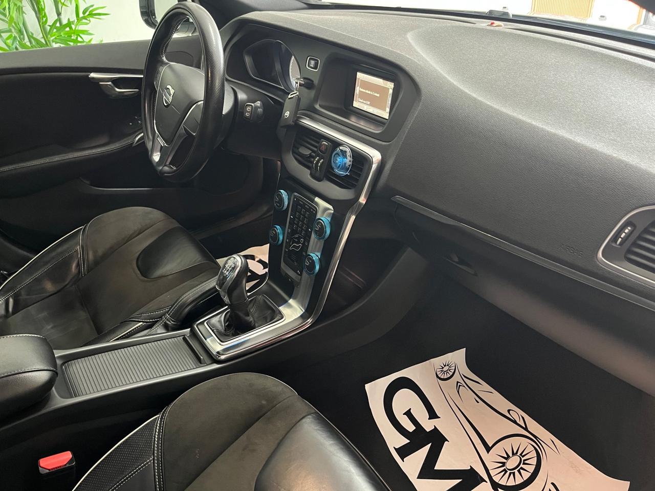 Volvo V40 D2 1.6 R-design Kinetic