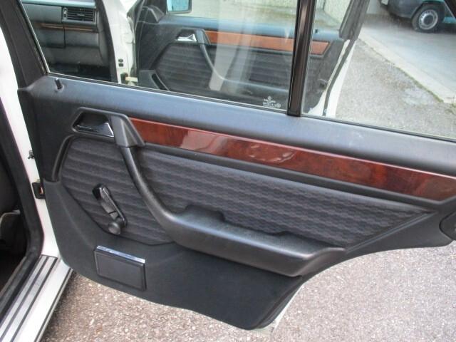 Mercedes-benz 200 E