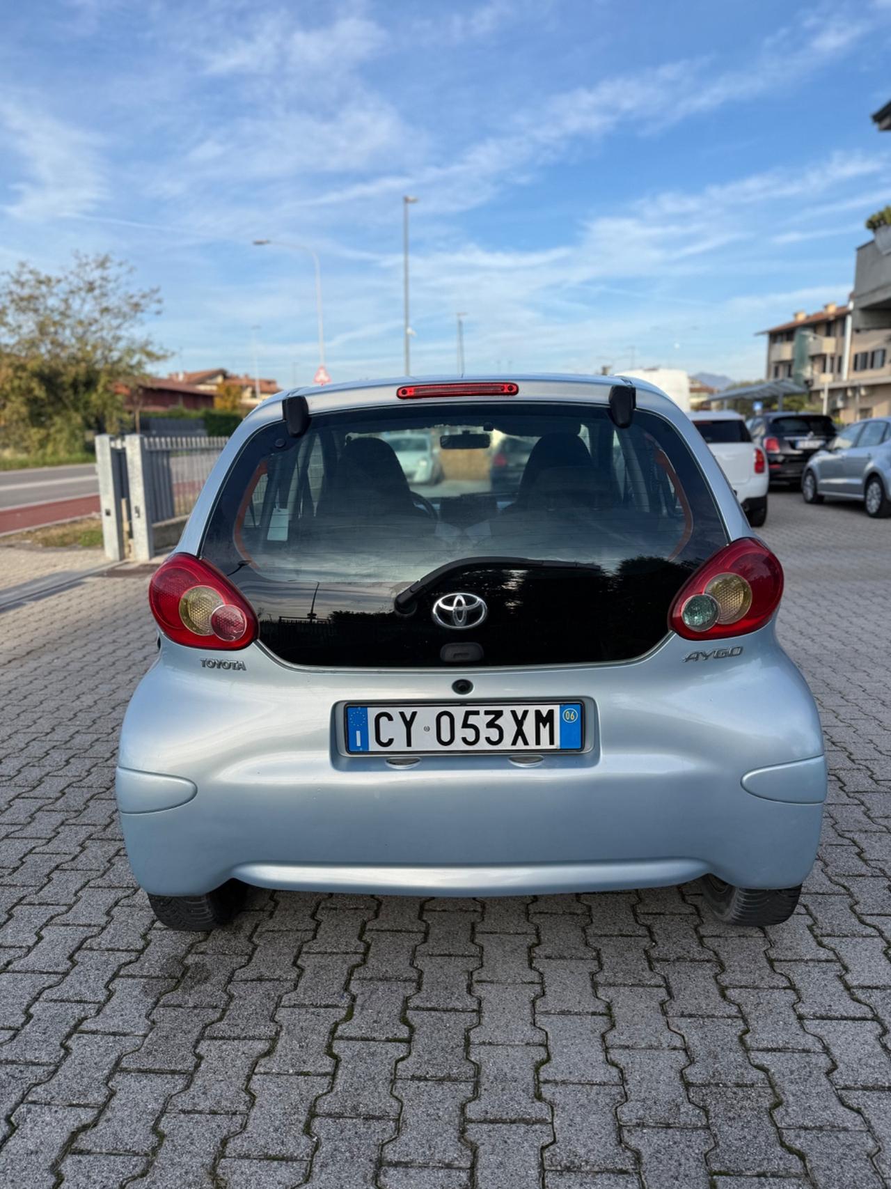 Toyota Aygo 1.0 12V VVT-i 5 porte Sol