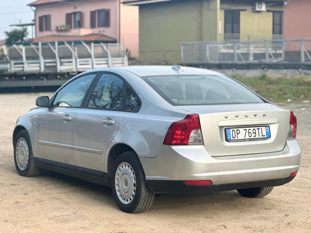 Volvo S40 1.6 16V cat Summum