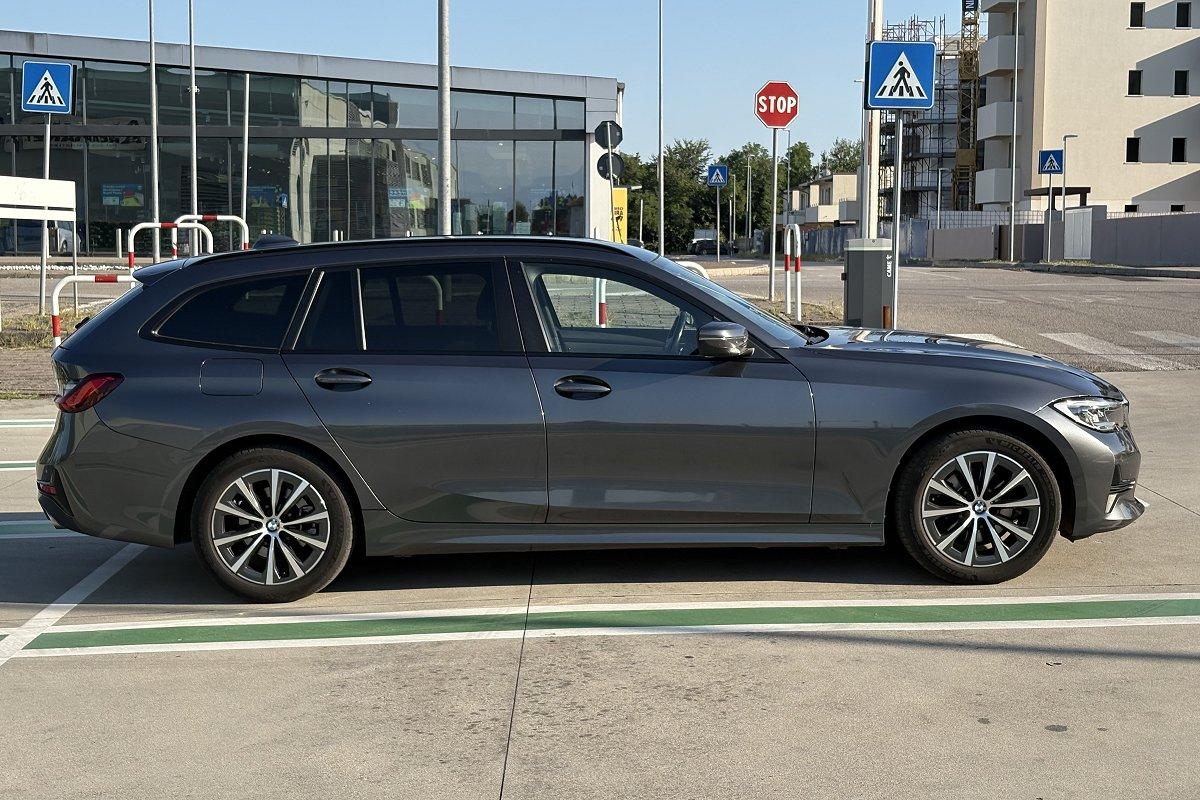 BMW 320d xDrive Touring Sport