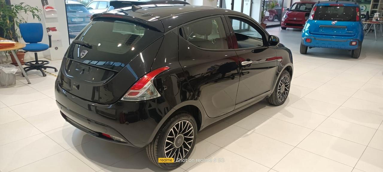 Lancia Ypsilon 1.0 FireFly 5 porte S&S Hybrid Platino