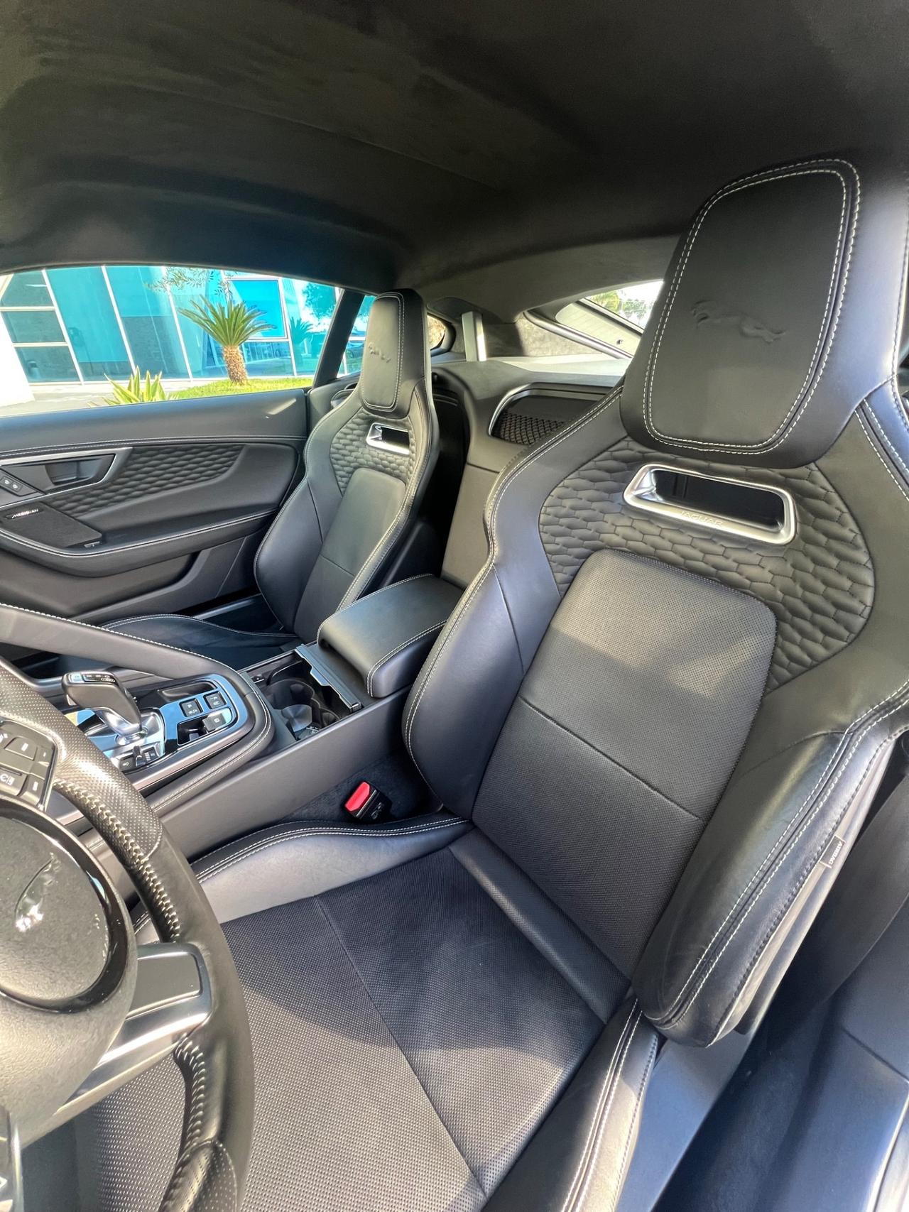 Jaguar F-Type Coupe 2.0 i4 First Edition rwd 300cv auto