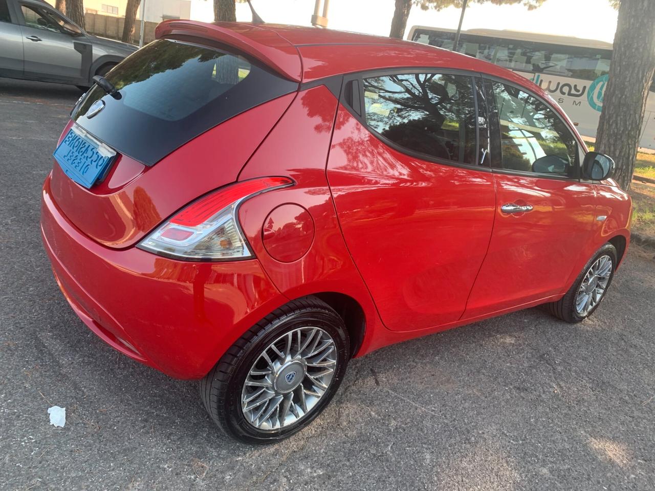 Lancia Ypsilon 1.2 69 CV 5 porte Gold