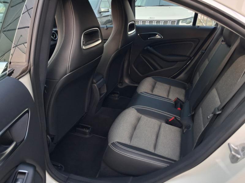 Mercedes CLA Berlina 180 Executive