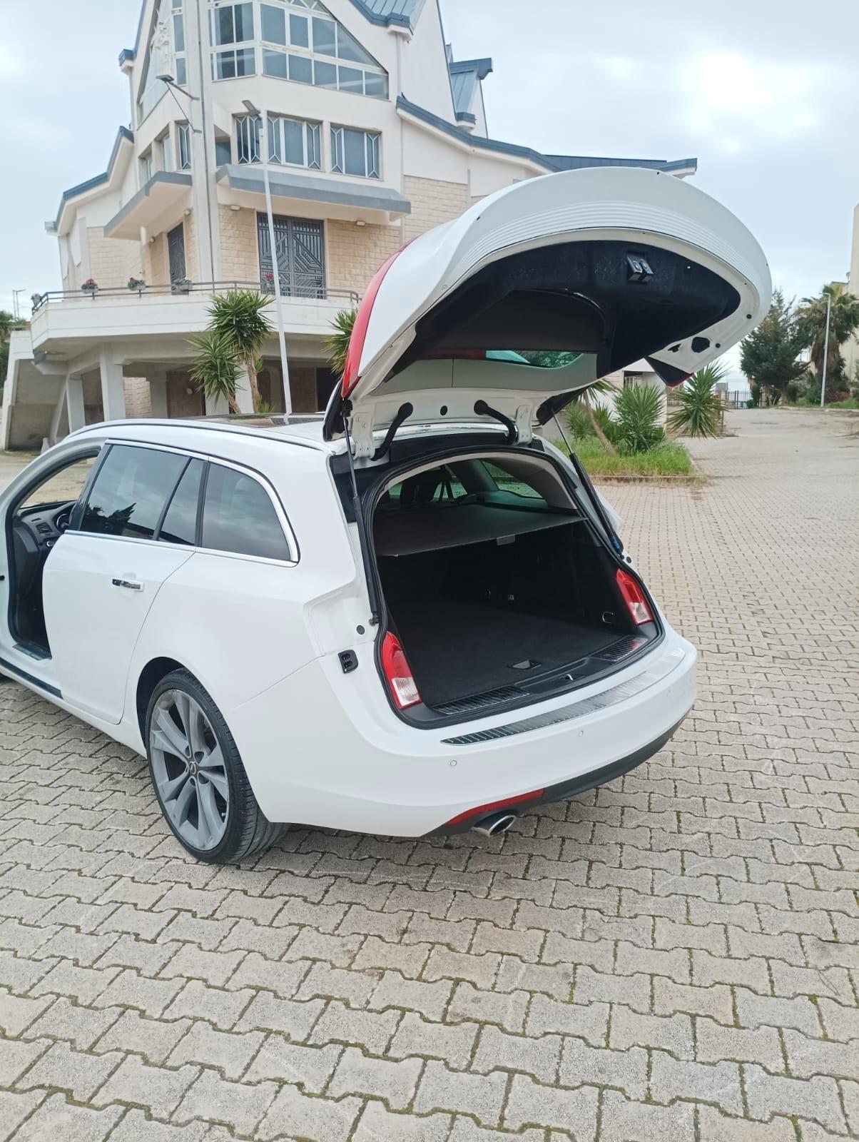 Opel Insignia 2.0 CDTì 160 cv sport tuarer cosmo