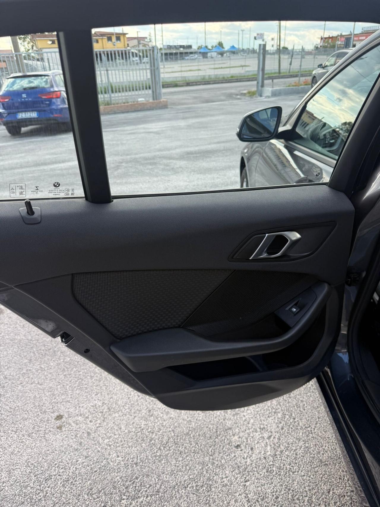 Bmw 116 116d 5p. Business Advantage
