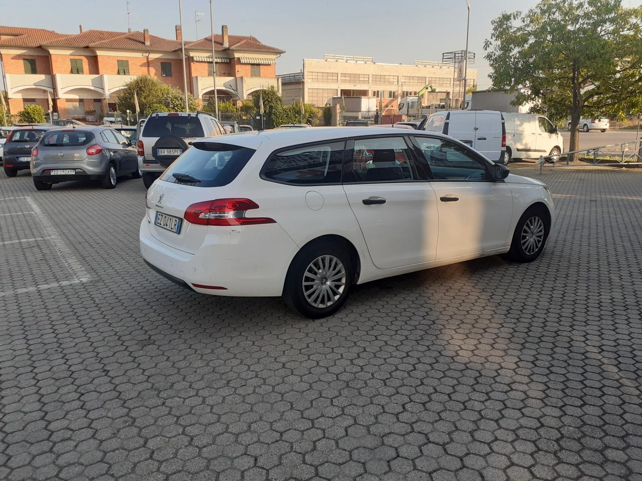 Peugeot 308 BlueHDi 100 S&S SW Business