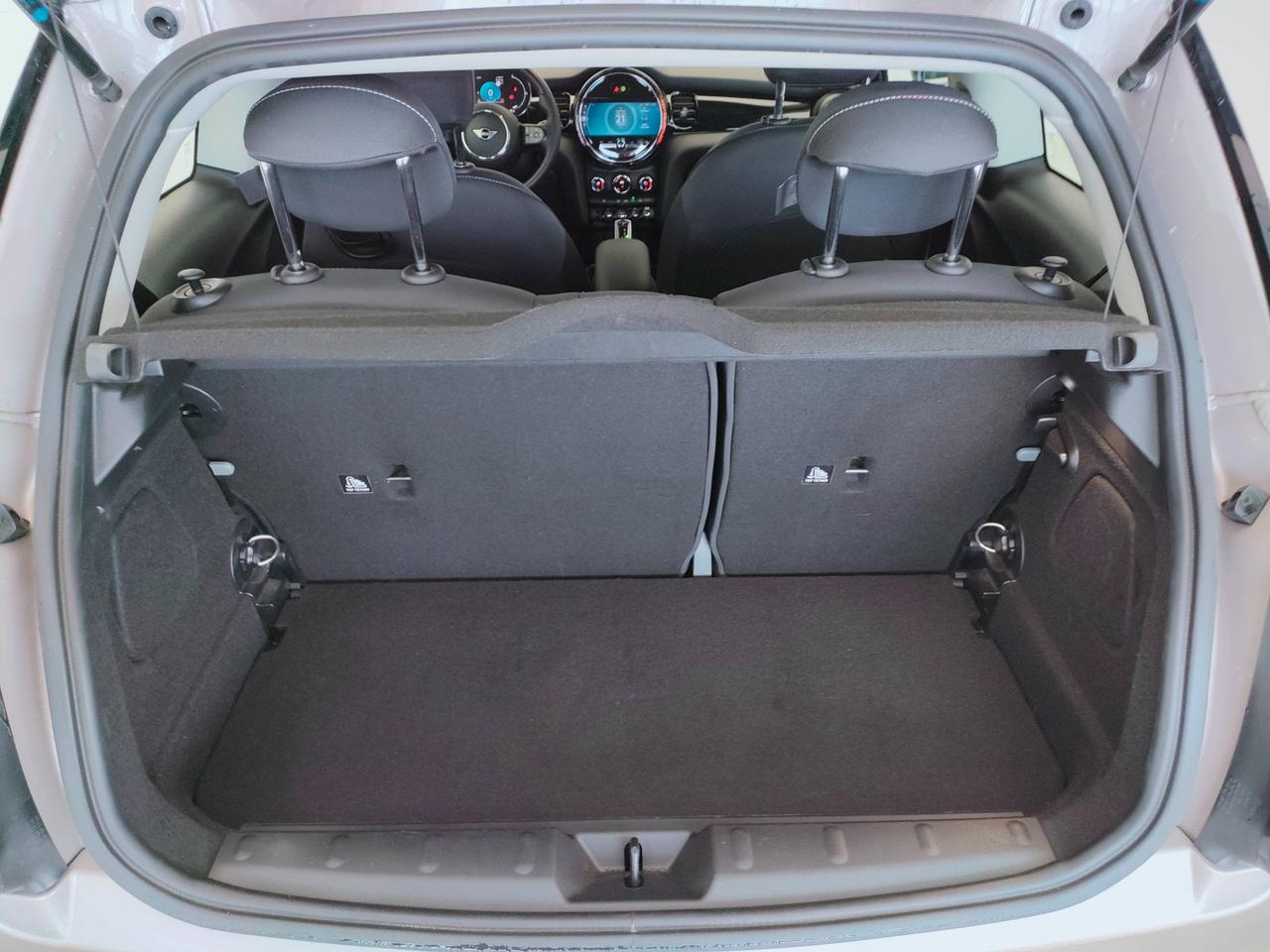 MINI Mini IV F56 2021 3p - Mini 3p 1.5 Cooper Classic auto