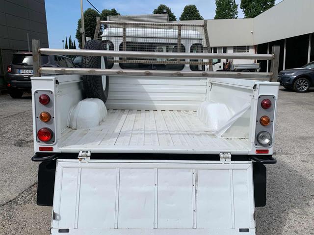LAND ROVER Defender 110 2.2 TD4 High Capacity Pick Up
