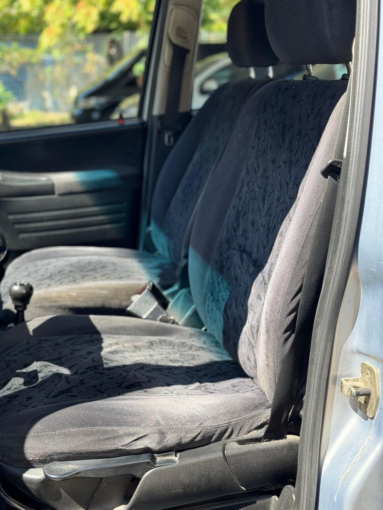 Opel Zafira 2.0 16V DTI cat Comfort Van