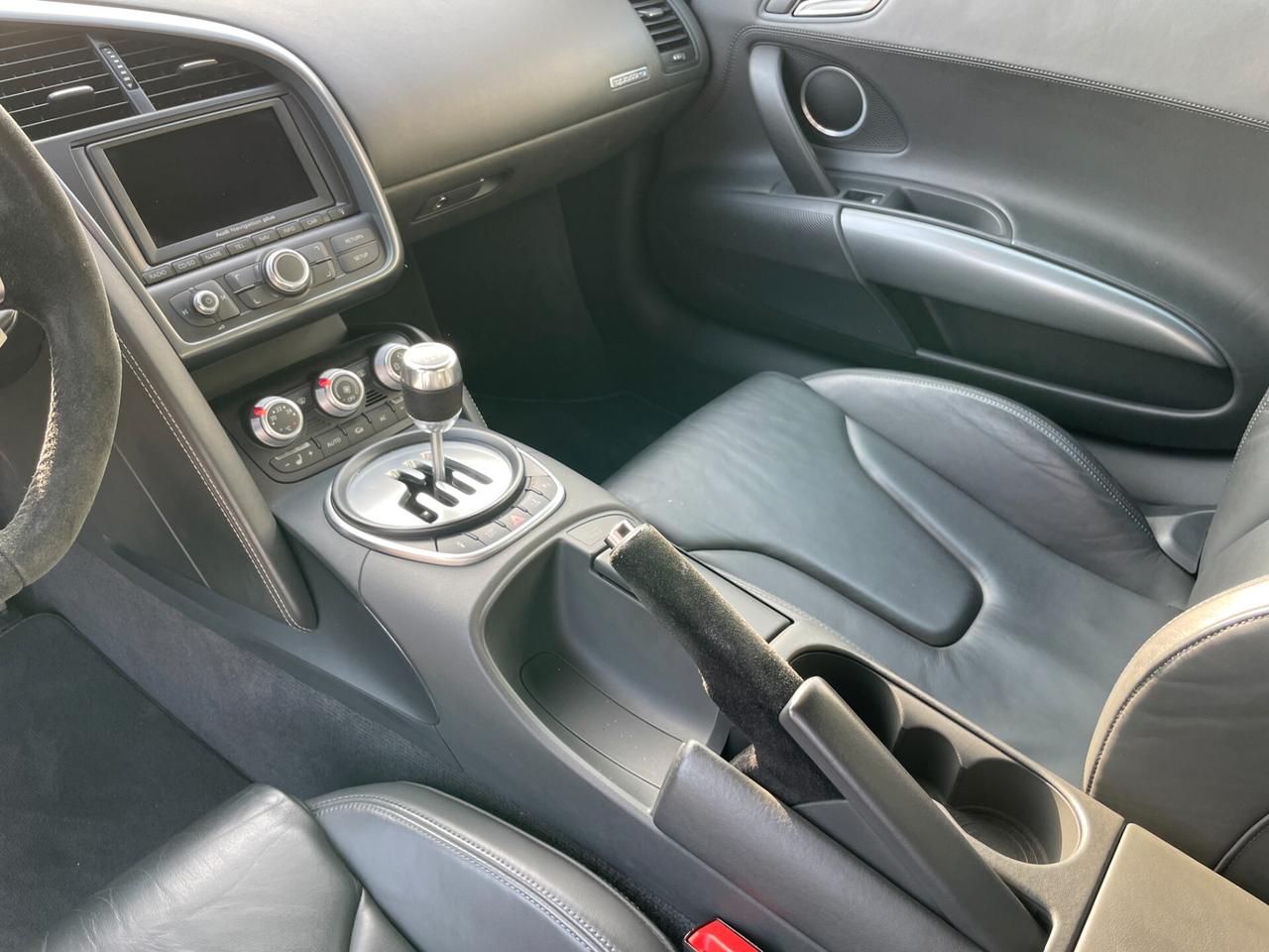 Audi R8 4.2 V8 FSI quattro