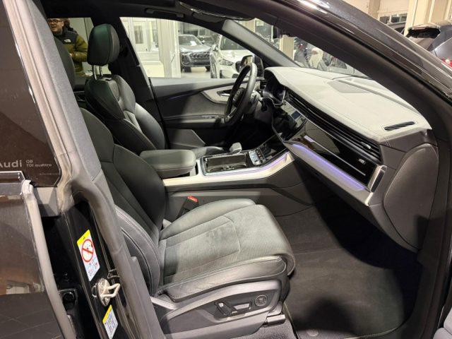 AUDI Q8 50 TDI 286 CV quattro S line edition Black Pack