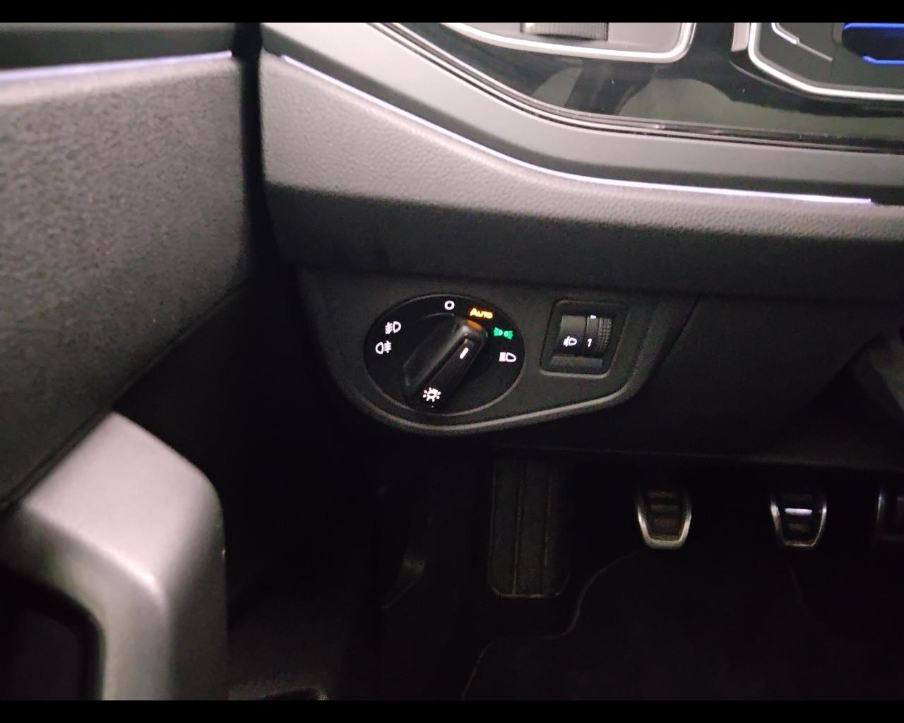 VOLKSWAGEN Taigo - Taigo 1.0 tsi R-Line 110cv