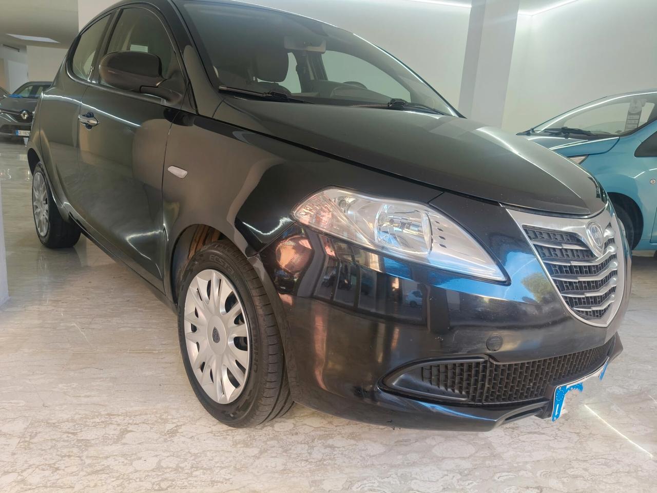 Lancia Ypsilon 1.2 69 CV 5 porte Platinum