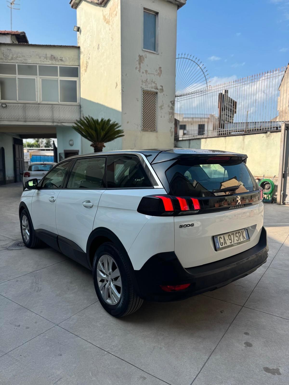 Peugeot 5008 BlueHDi 130 S&S Business