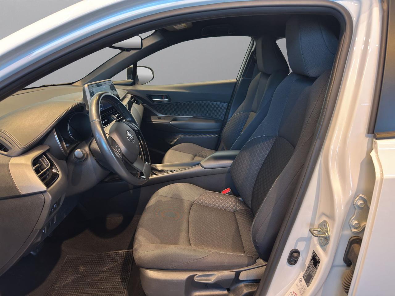 Toyota C-HR 1.8h Active e-cvt