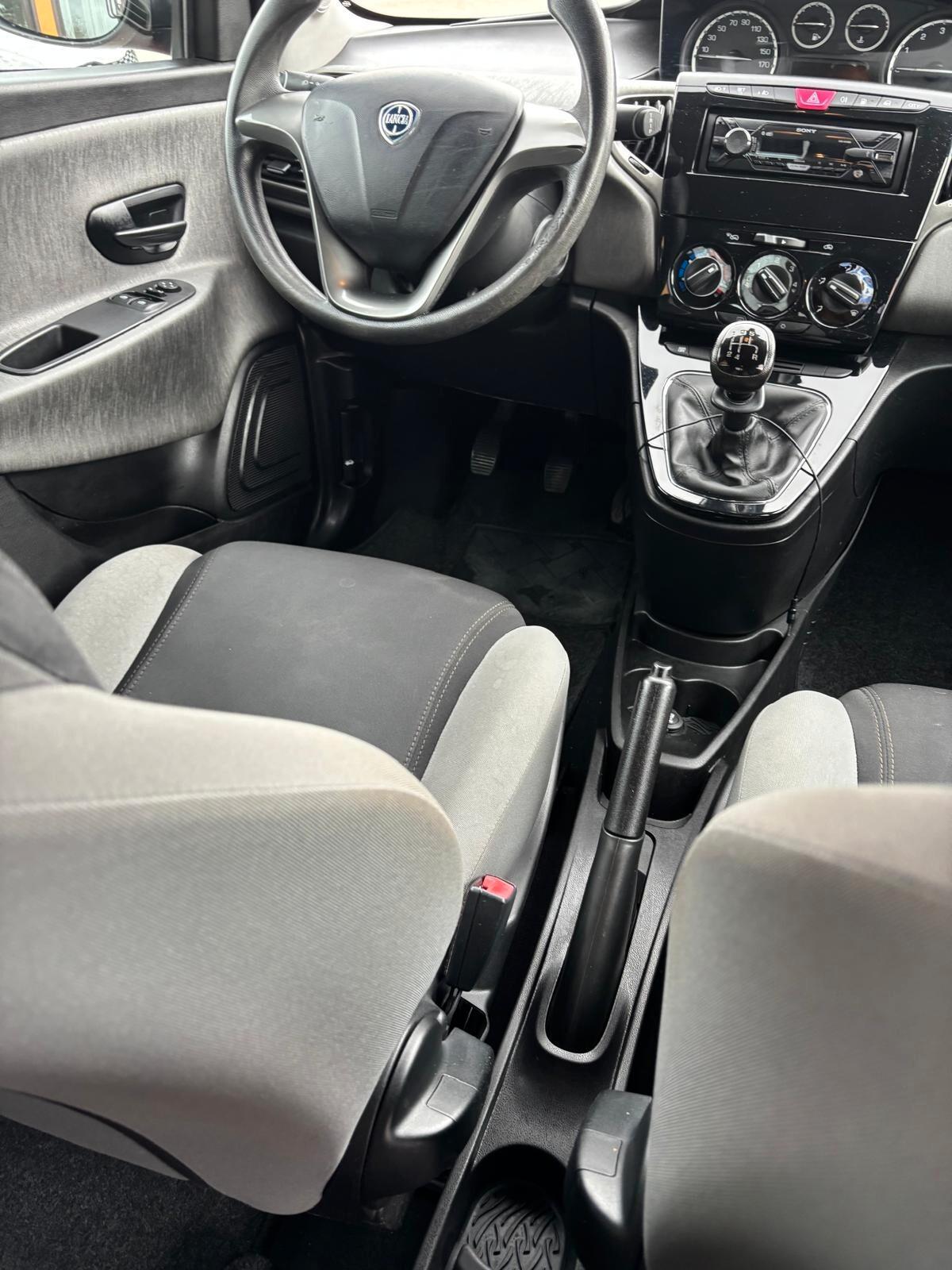 Lancia Ypsilon 0.9 TwinAir 85 CV 5 porte Metano Ecochic Gold