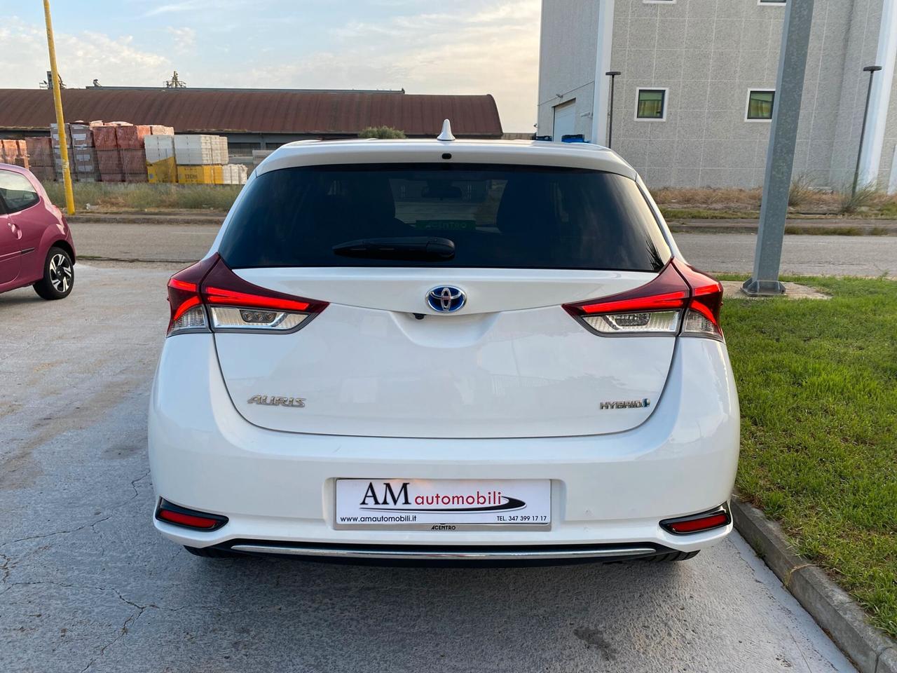 Toyota Auris 1.8 Hybrid Lounge *45.700 km