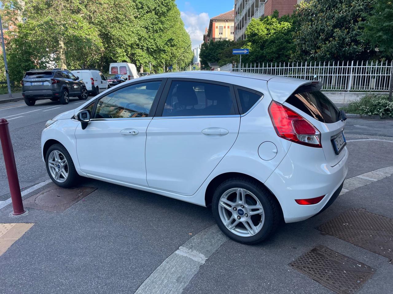 Ford Fiesta 1.4 5p. Bz.- GPL Titanium/1PROP/GARANZIA