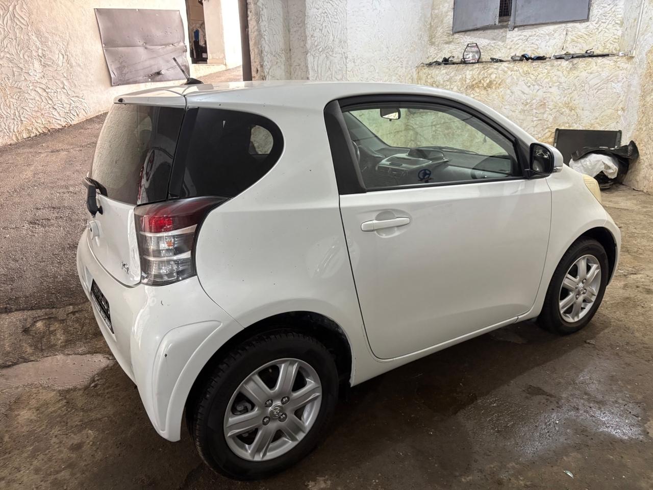 Toyota iQ 1.0