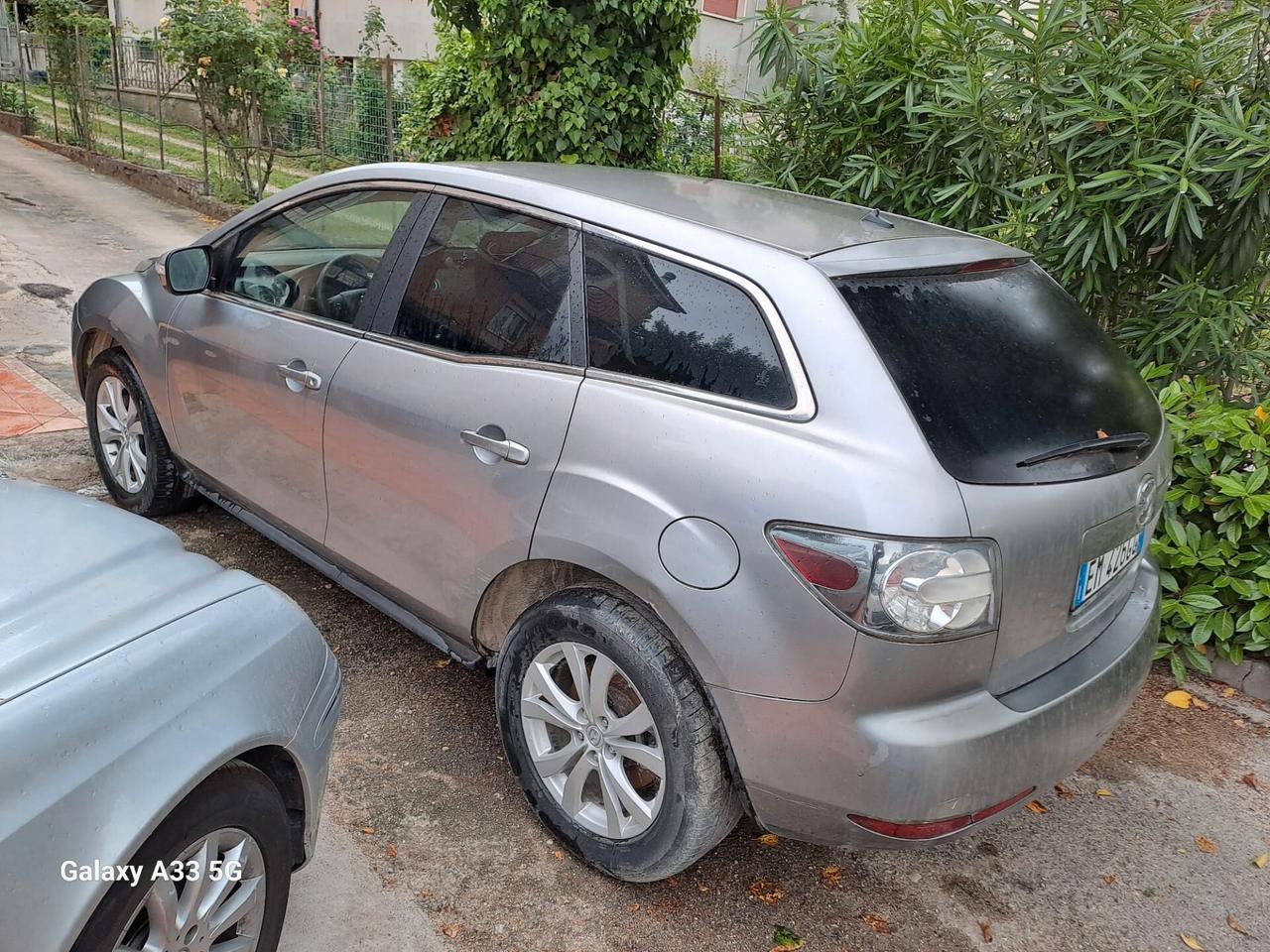 mazda cx7 motore batte