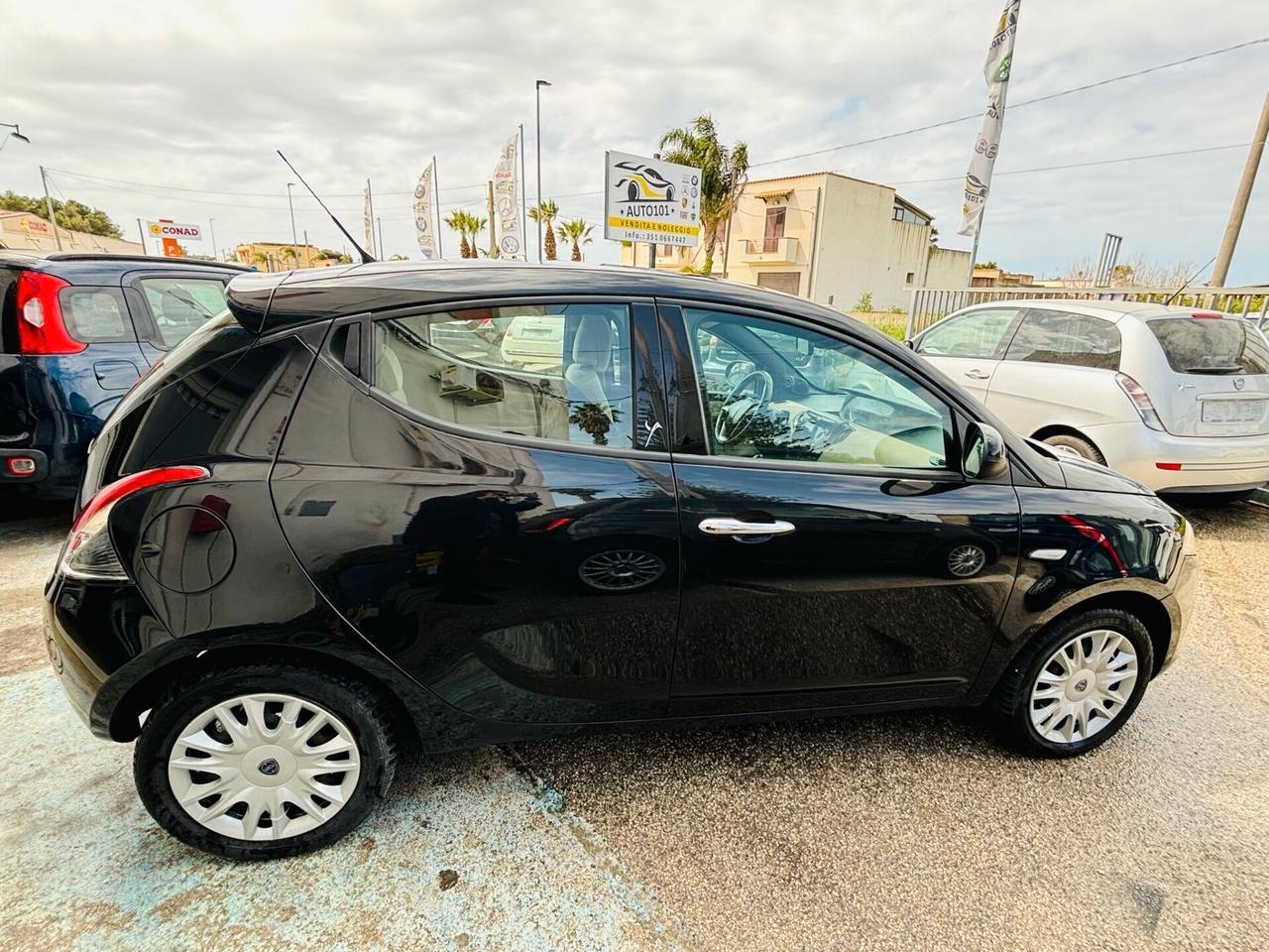 Lancia Ypsilon 1.2 69 CV 5 porte S&S Gold