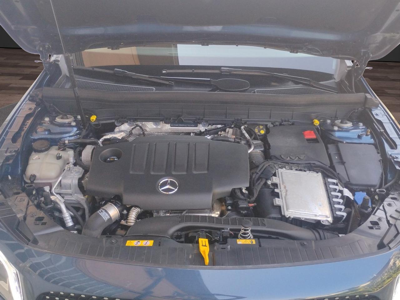 Mercedes GLB 200 d Premium 4MATIC..AMG.TELECAMERA.NAVI