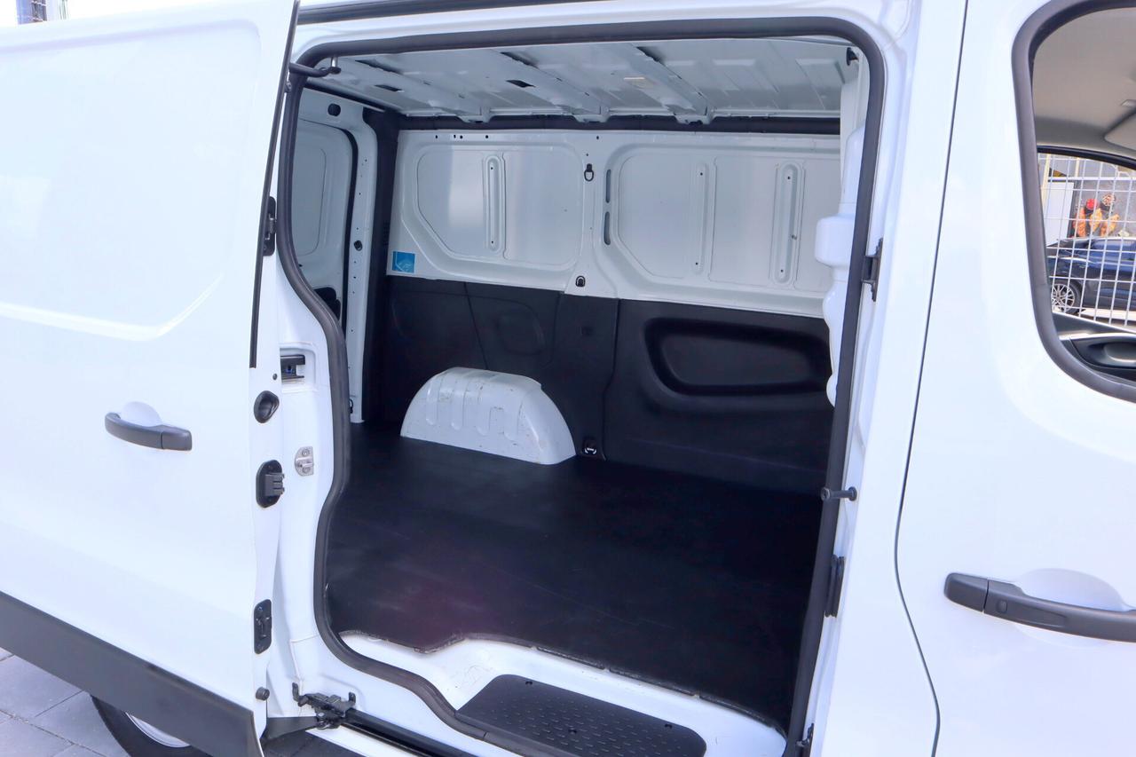 Renault Trafic 2.0 dCi L1H1 LED KEYLESS SENSORI DI PARCHEGGIO 17850 IVA