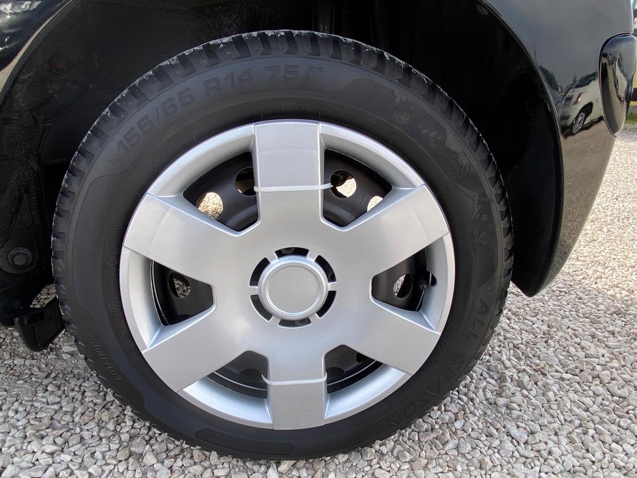 Toyota Aygo 1.0 12V VVT-i 5 porte Sol UNICO PROPIETARIO NEOPATENTATI GARANZIA 12 MESI