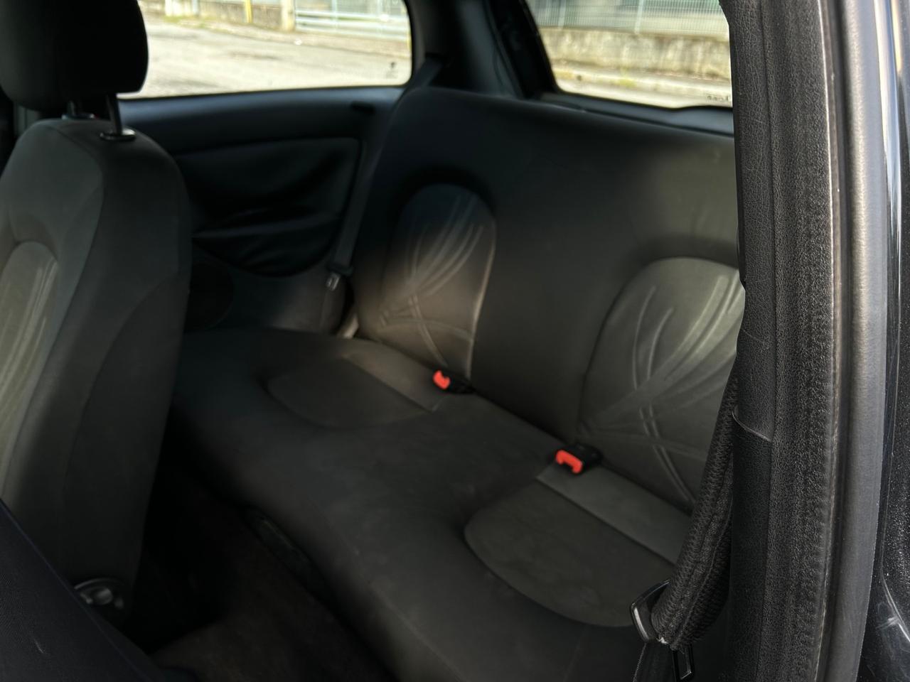 Lancia Ypsilon Elle guidabile da neopatentati