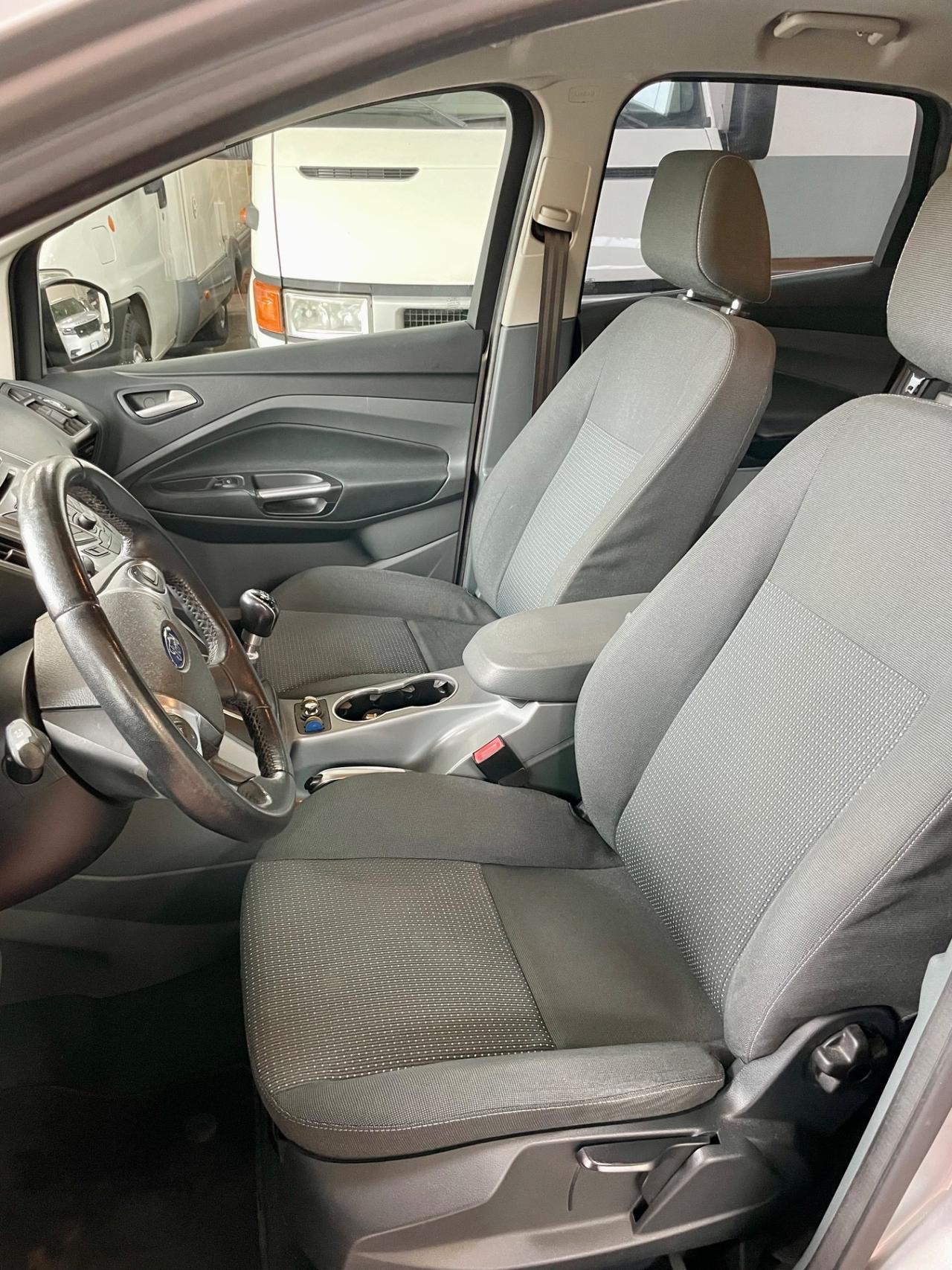 Ford C-Max 1.6 TDCi 95CV Titanium per neopatentati