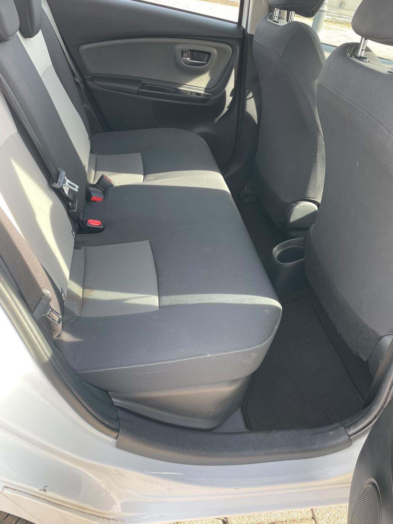 Toyota Yaris 1.5 Full Hybrid 5 porte Active 12 MESI GARANZIA