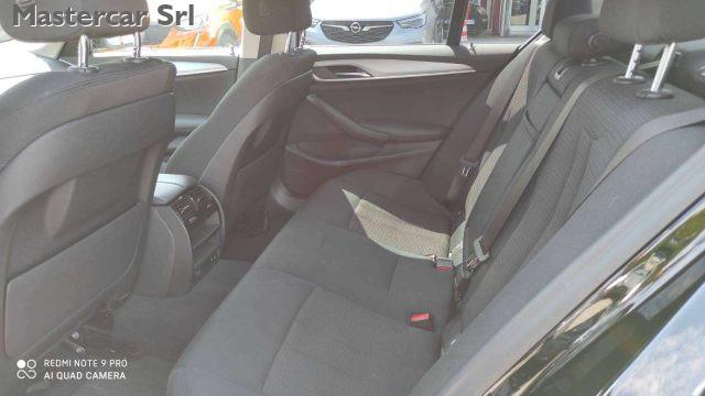 BMW 530 Serie 5 2020 Berlina LCI 530e Business auto - GF32