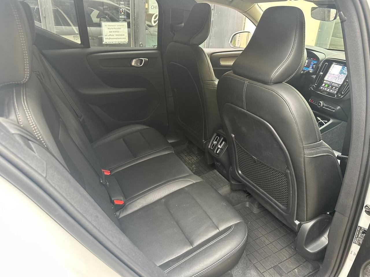 Volvo XC40 B4 2.0Mild Hybrid Core Full Opt. N1 gancio traino