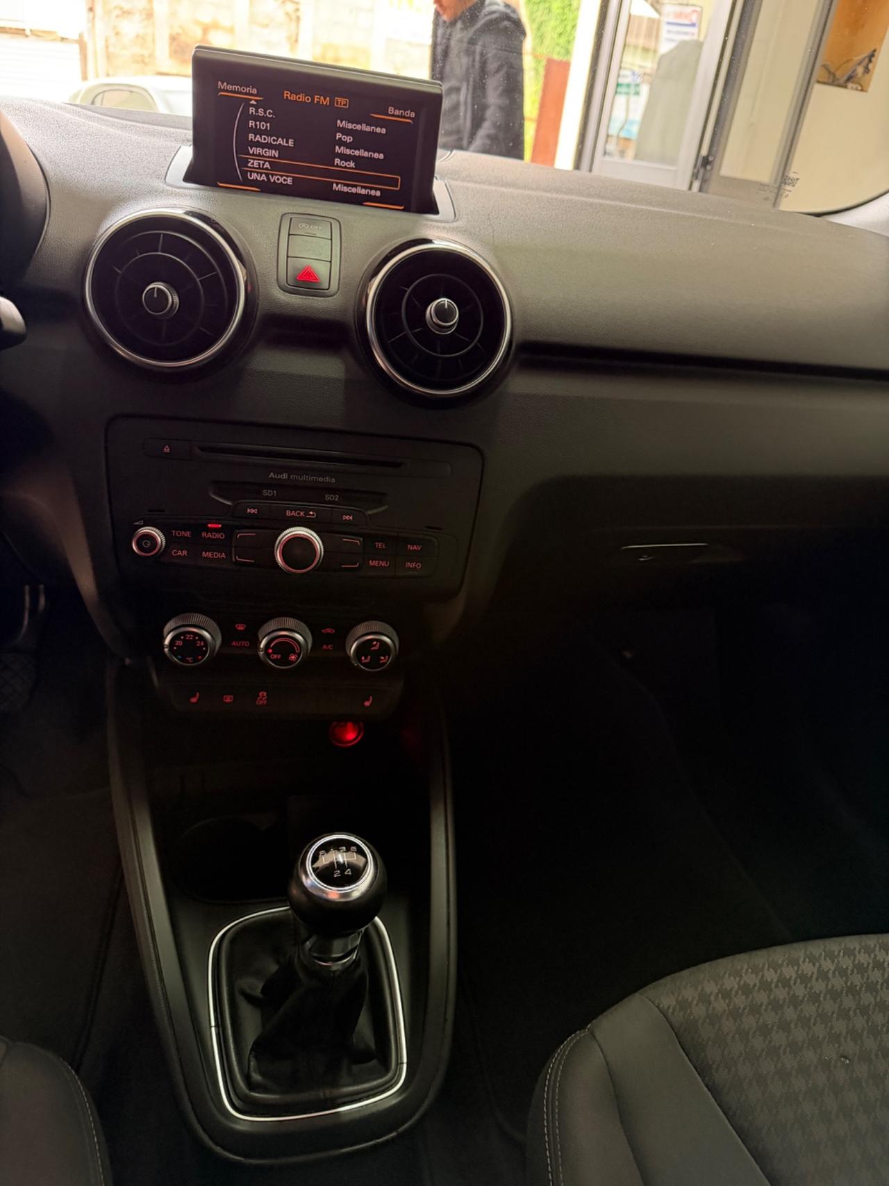 Audi A1 1.6 TDI S line edition plus