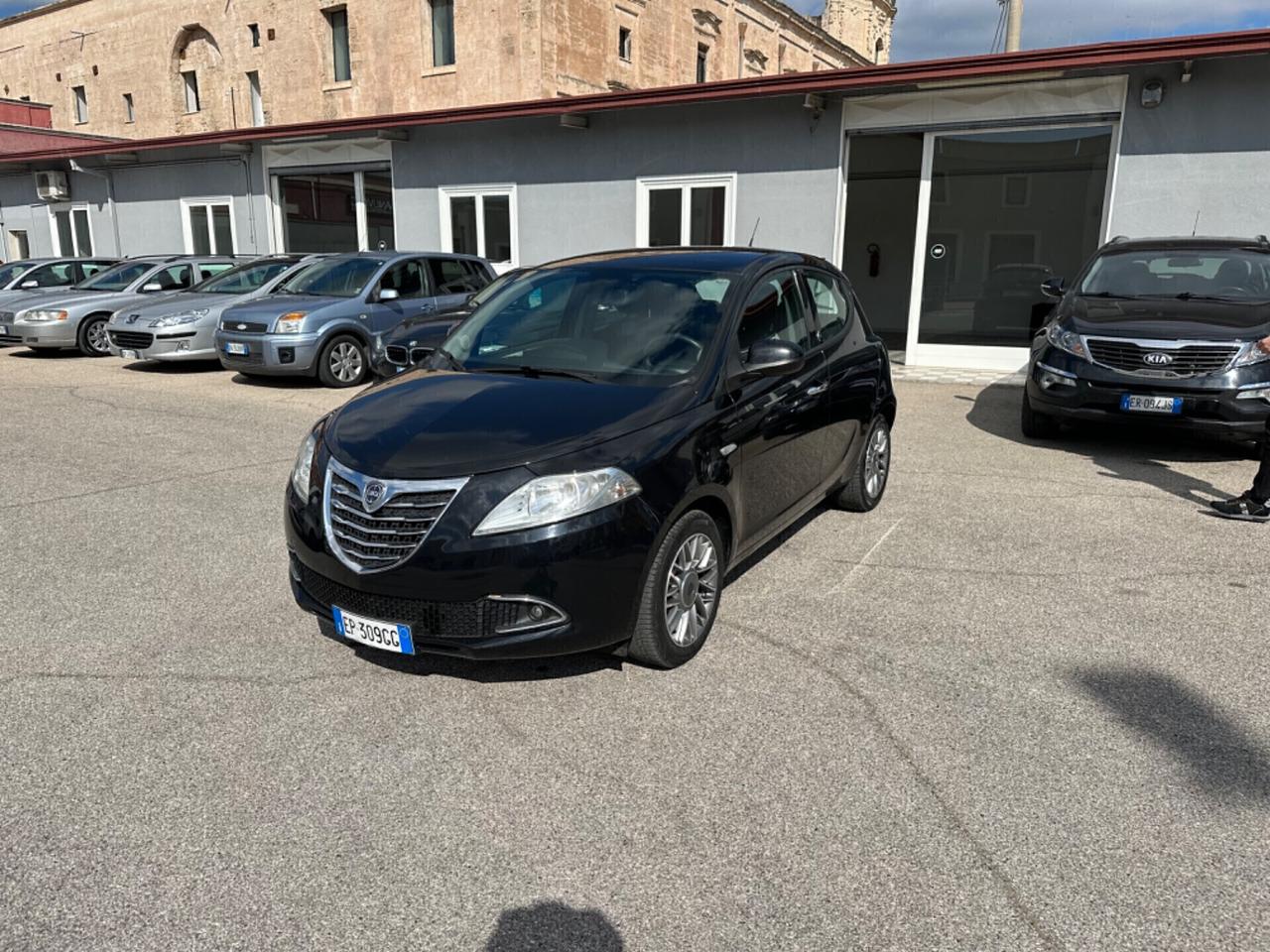 Lancia Ypsilon 1.2 69 CV 5 porte GPL Ecochic Silver