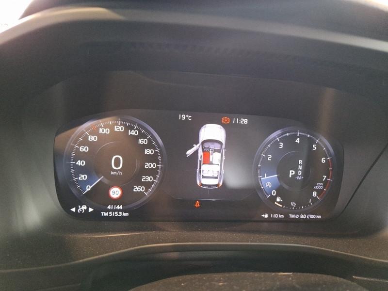 VOLVO XC40 T2 automatico Momentum Core