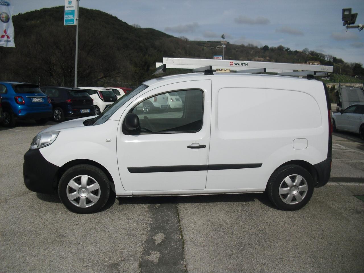 Renault Kangoo 1.5dci 75cv E6 furgone con scaffalatura interna e navigatore, OTTIME CONDIZIONI!!