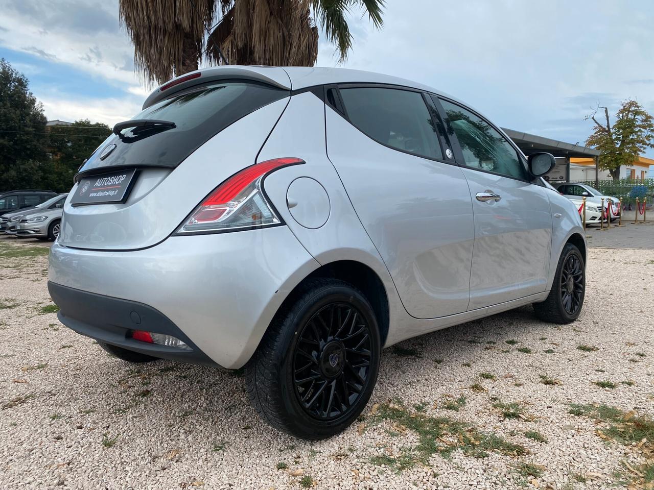LANCIA - Ypsilon - 1.2 69 CV 5 porte GPL - UNIPRO. - NEOPATENTATI - FINANZIABILE