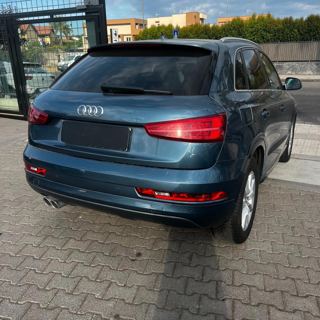 Audi Q3 2.0 TDI 150 CV Business
