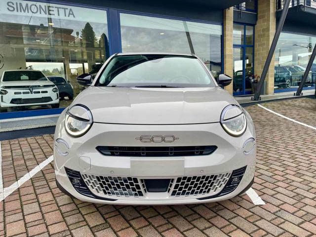 FIAT 600 Hybrid 145 CV DCT MHEV La Prima - KM0