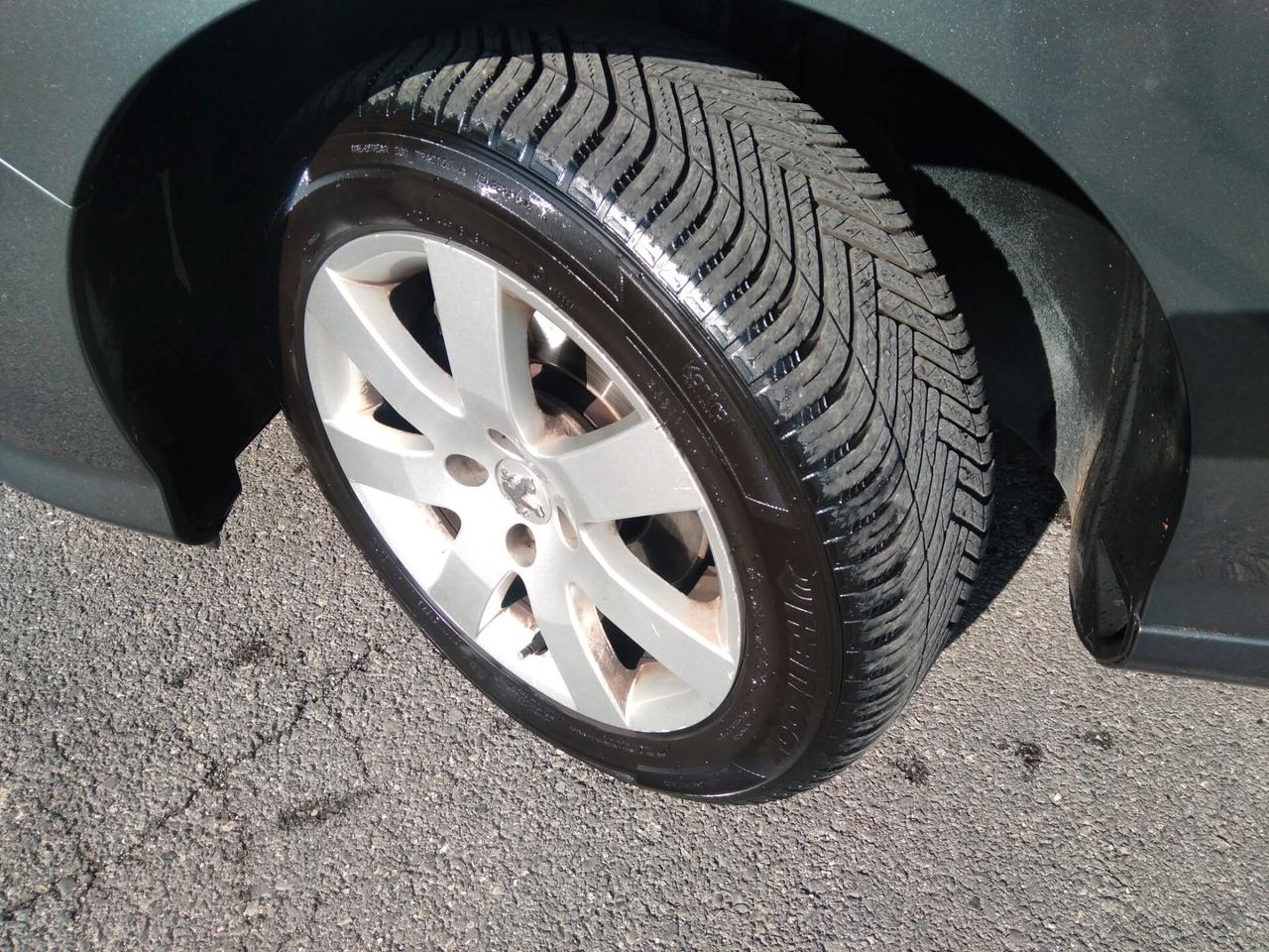 Peugeot 308 1.6 HDi 110CV SW 7posti xneopatentati