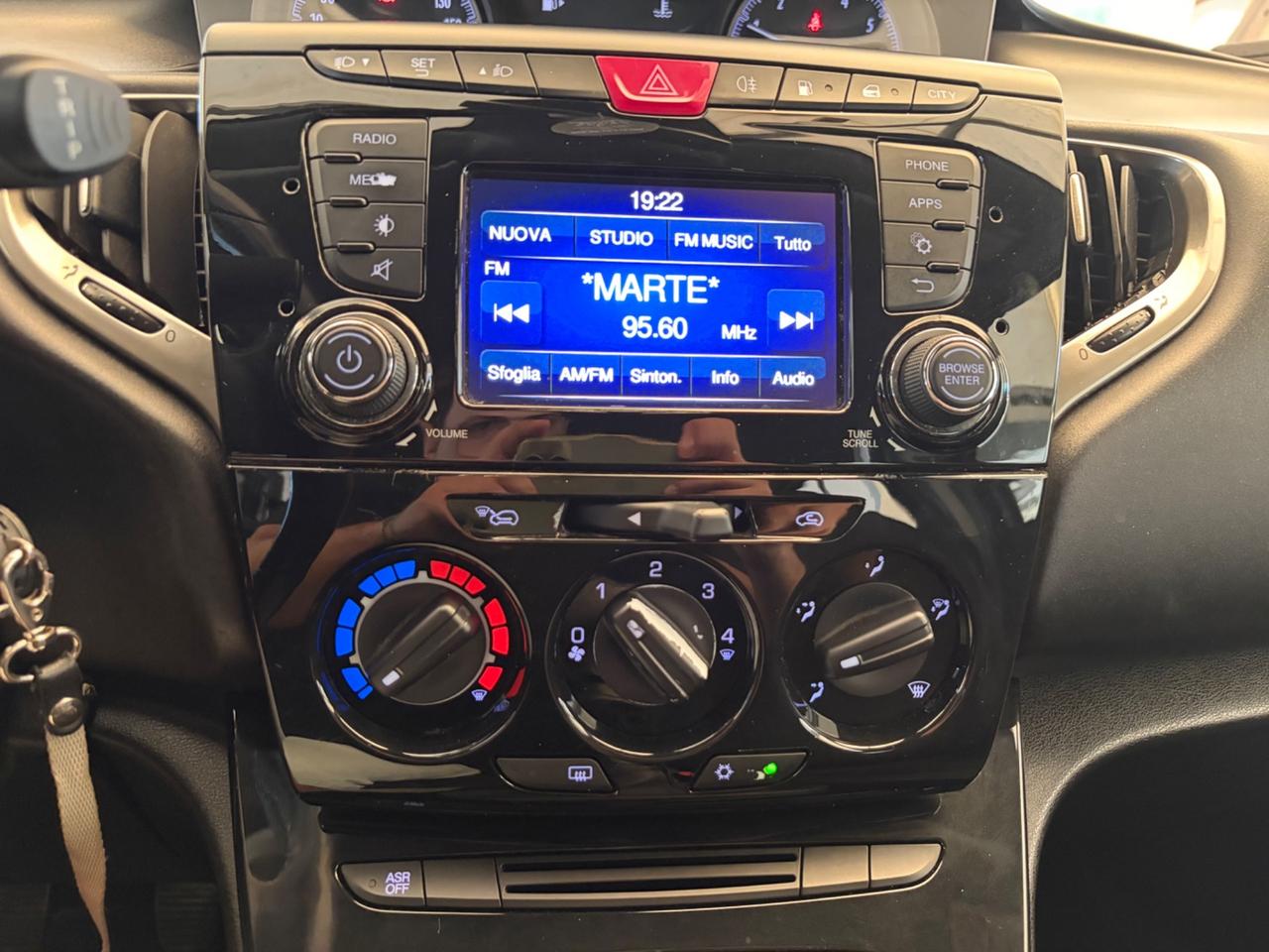 Lancia Ypsilon 1.2 69 CV 5 porte GPL Ecochic Platinum