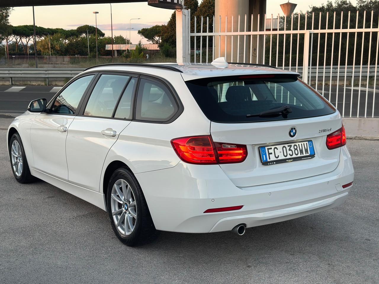 Bmw Serie 316d Touring Modern 2.0 116CV DA VETRINA