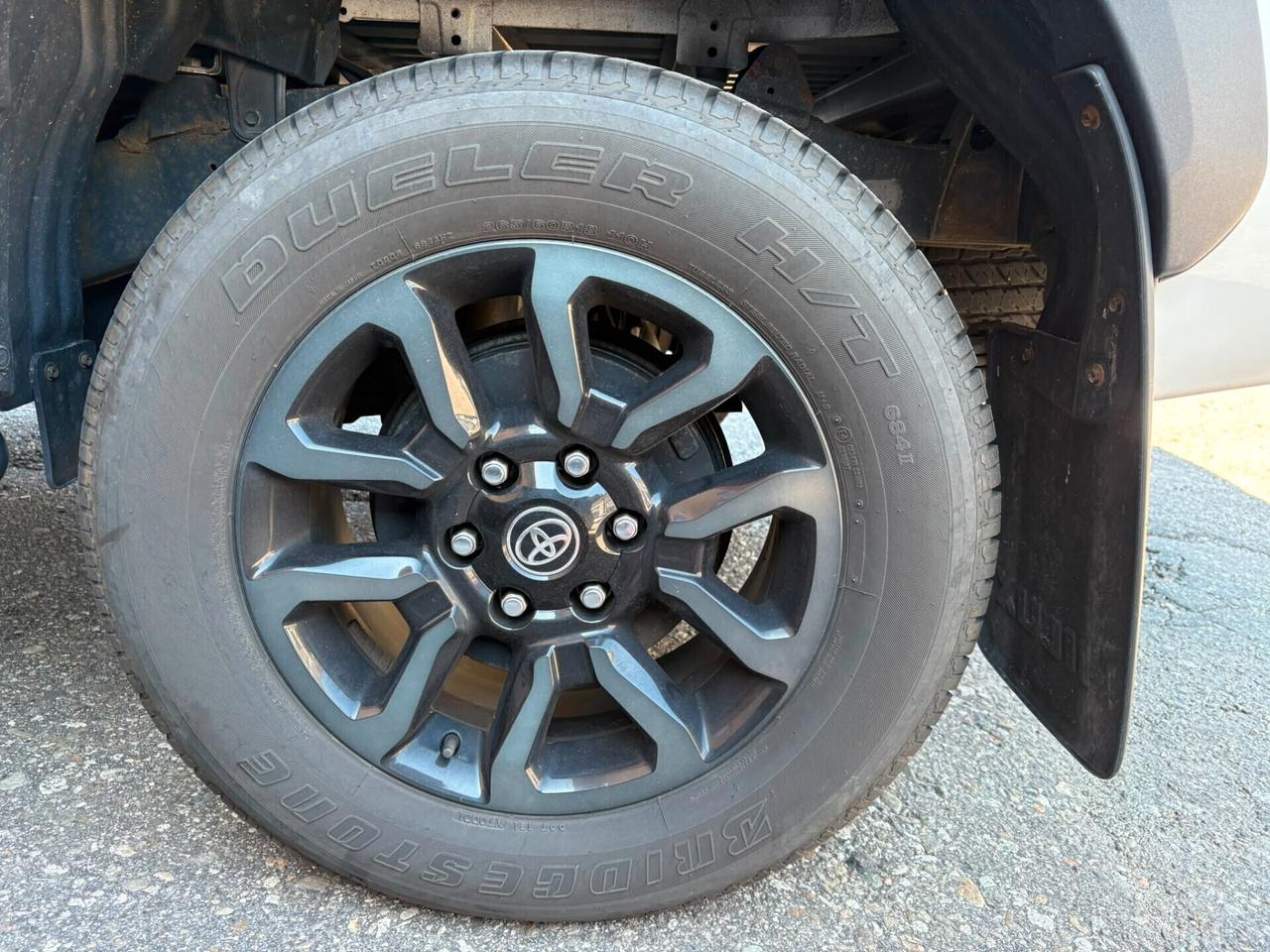 Toyota Hilux 2.4 D-4D A/T 4WD 4 porte Double Cab Invincible
